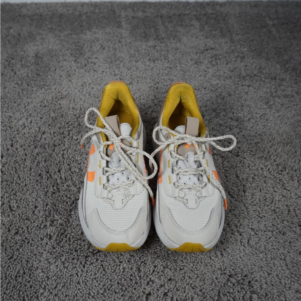 Under Armour HOVR Mega women shoes in gray. - FINAL SALE